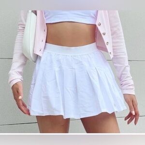 Alo Yoga Varsity Tennis Skirt In White - Size Medium